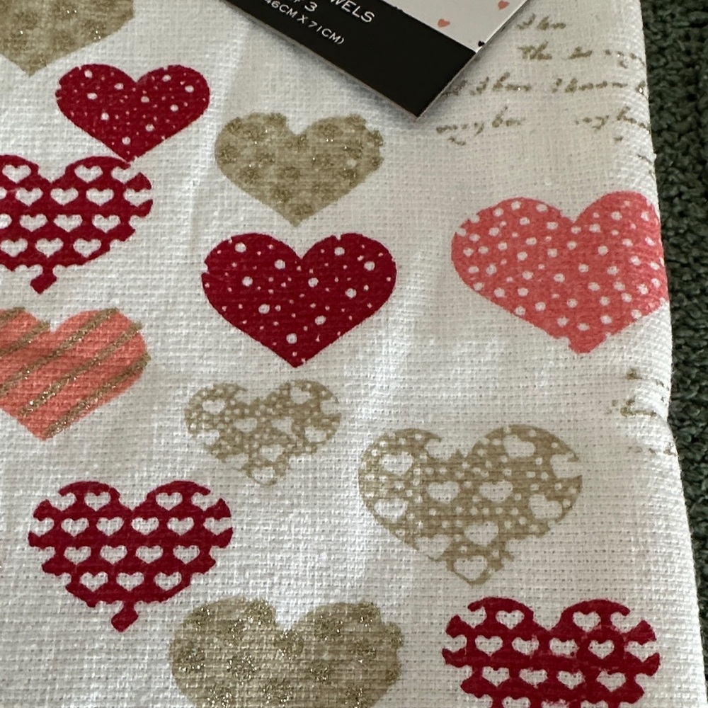 Nicole Miller Valentine Heart ♥️ Kitchen Towels Set of 3 NEW! - Picture 5 of 9